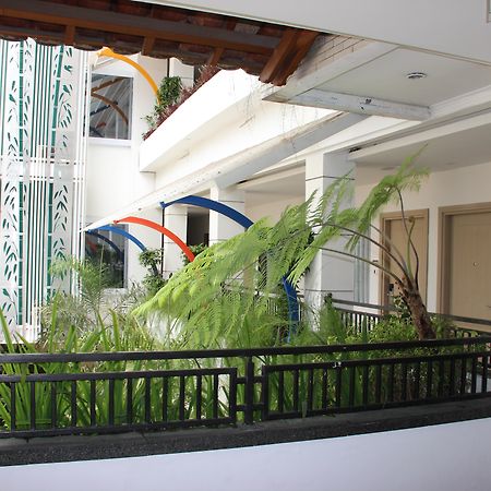 Mutiara Hotel And Convention Бандунг Екстериор снимка