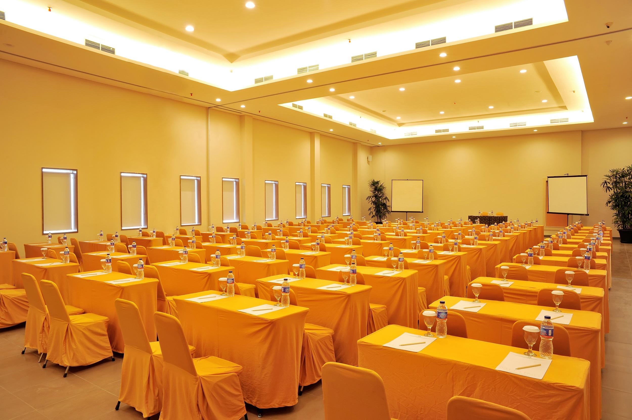 Mutiara Hotel And Convention Бандунг Екстериор снимка